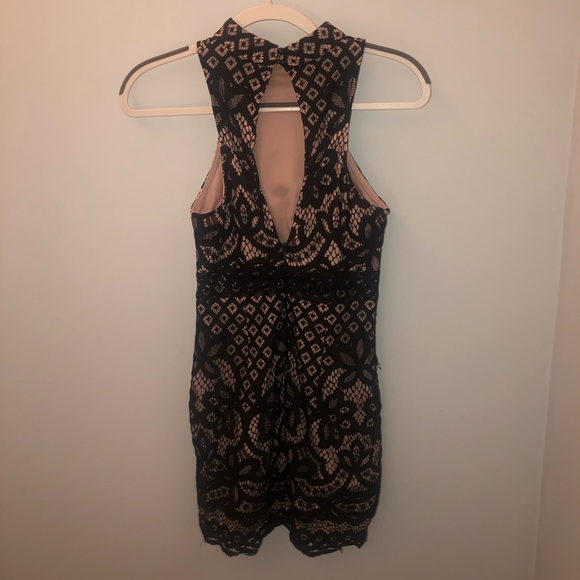 Black and Pink Lace Bodycon Dress - Picture 3 of 4